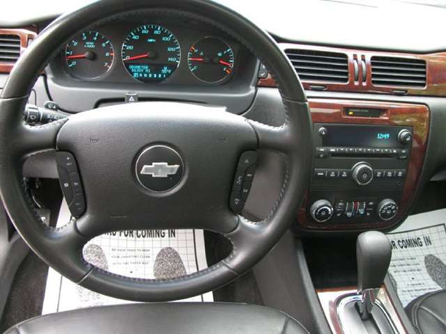 2010 Chevrolet Impala LT 4dr Sedan